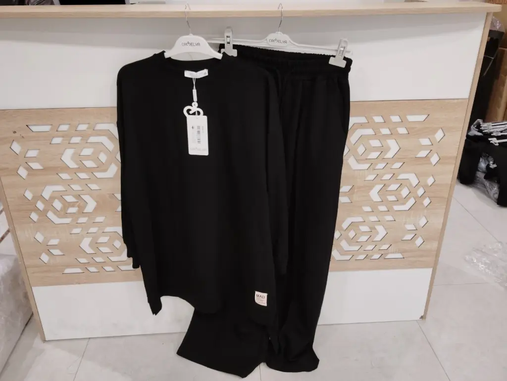 [869-106671-38] Two Piece Set - Black (38)