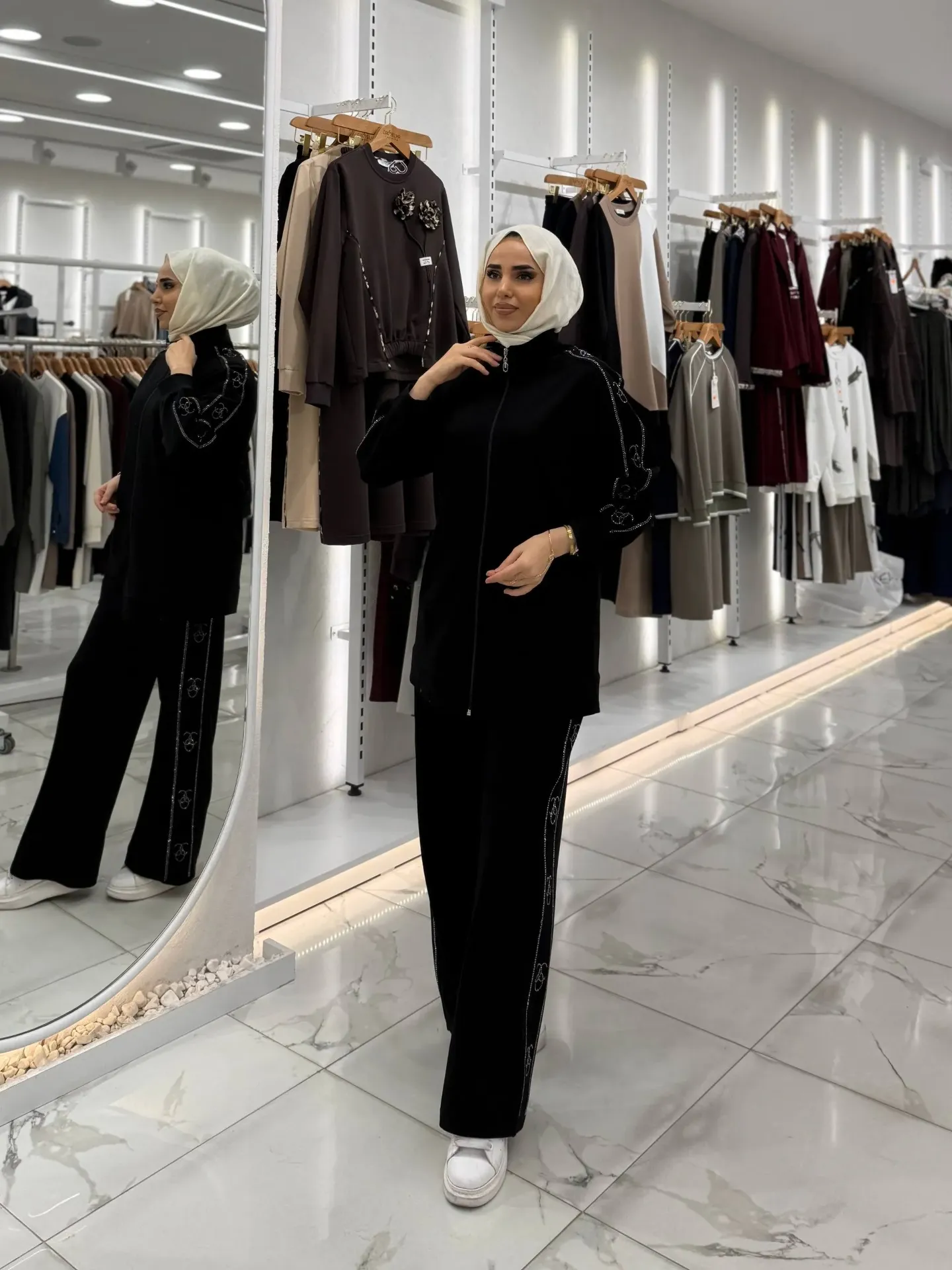 طقم قطعتين - اسود