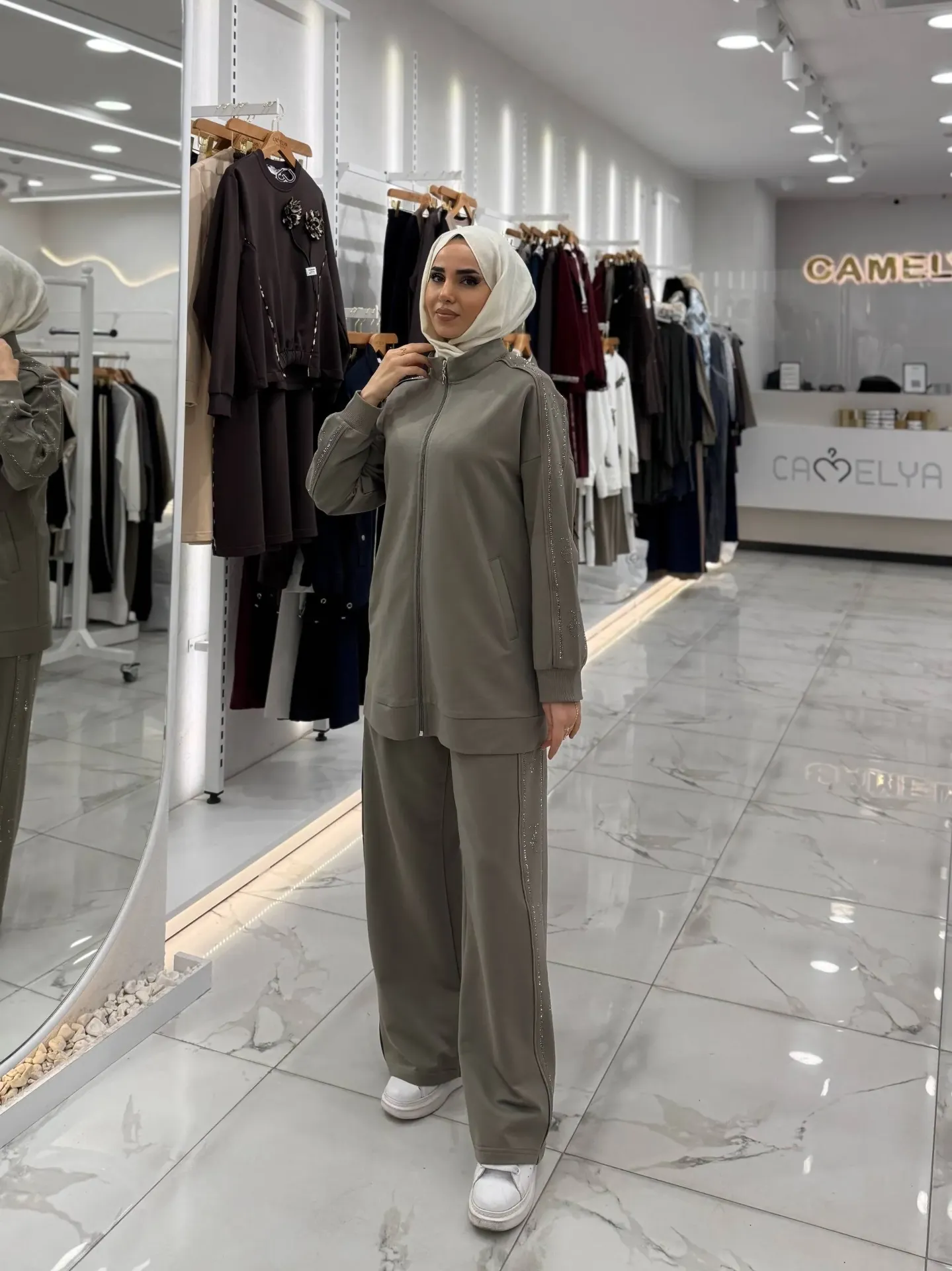 طقم قطعتين - زيتي